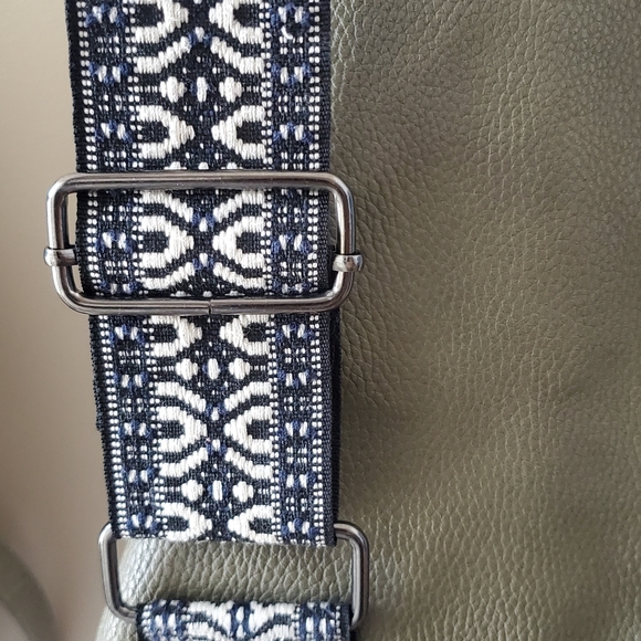 Atmosphere Vegan leather Backpack - Khaki colour with trendy traps contrast - Picture 13 of 13